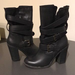 Arizona Company Black Maddy Buckle Boot